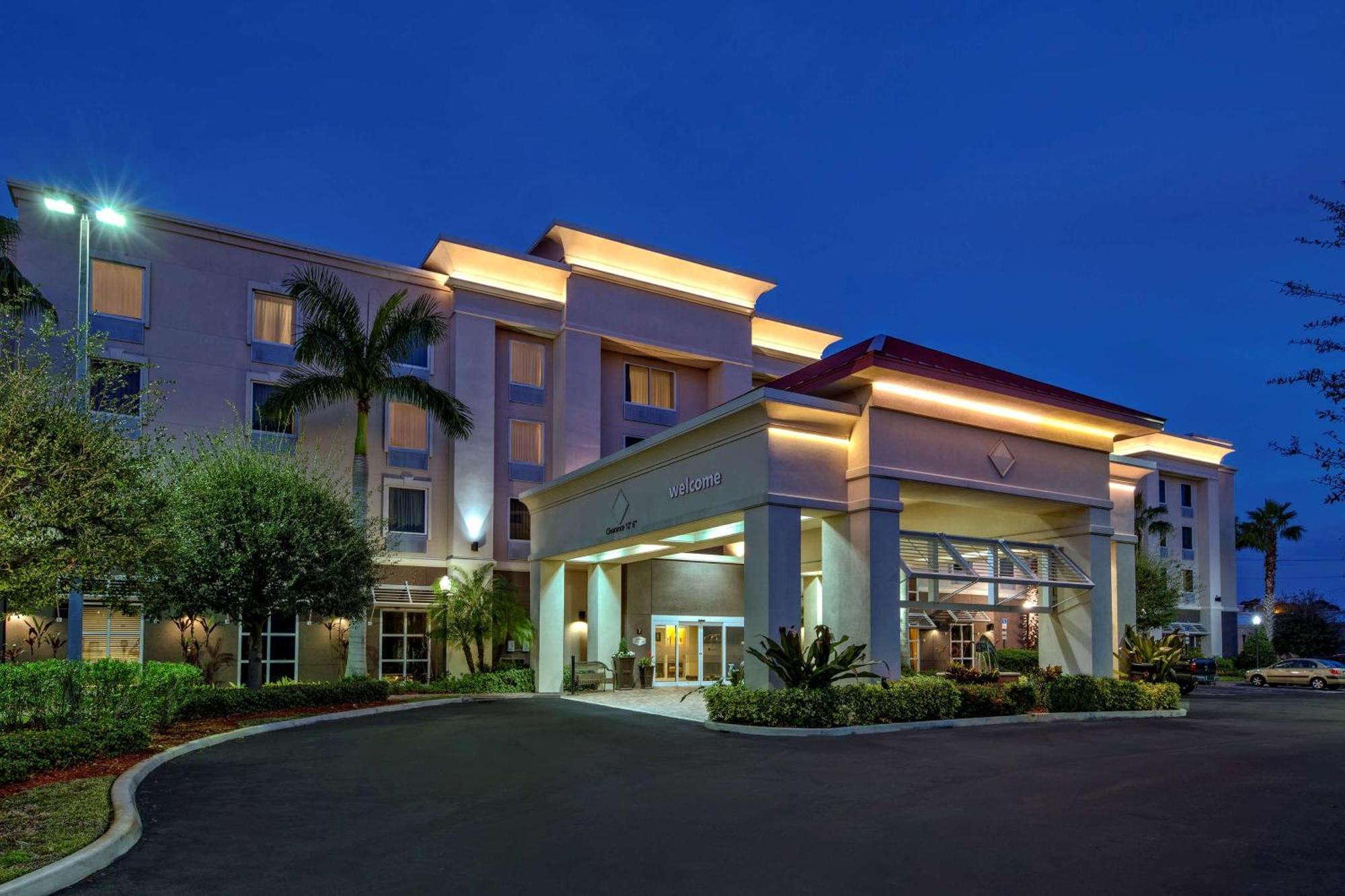 Hampton Inn & Suites Stuart-North Bagian luar foto
