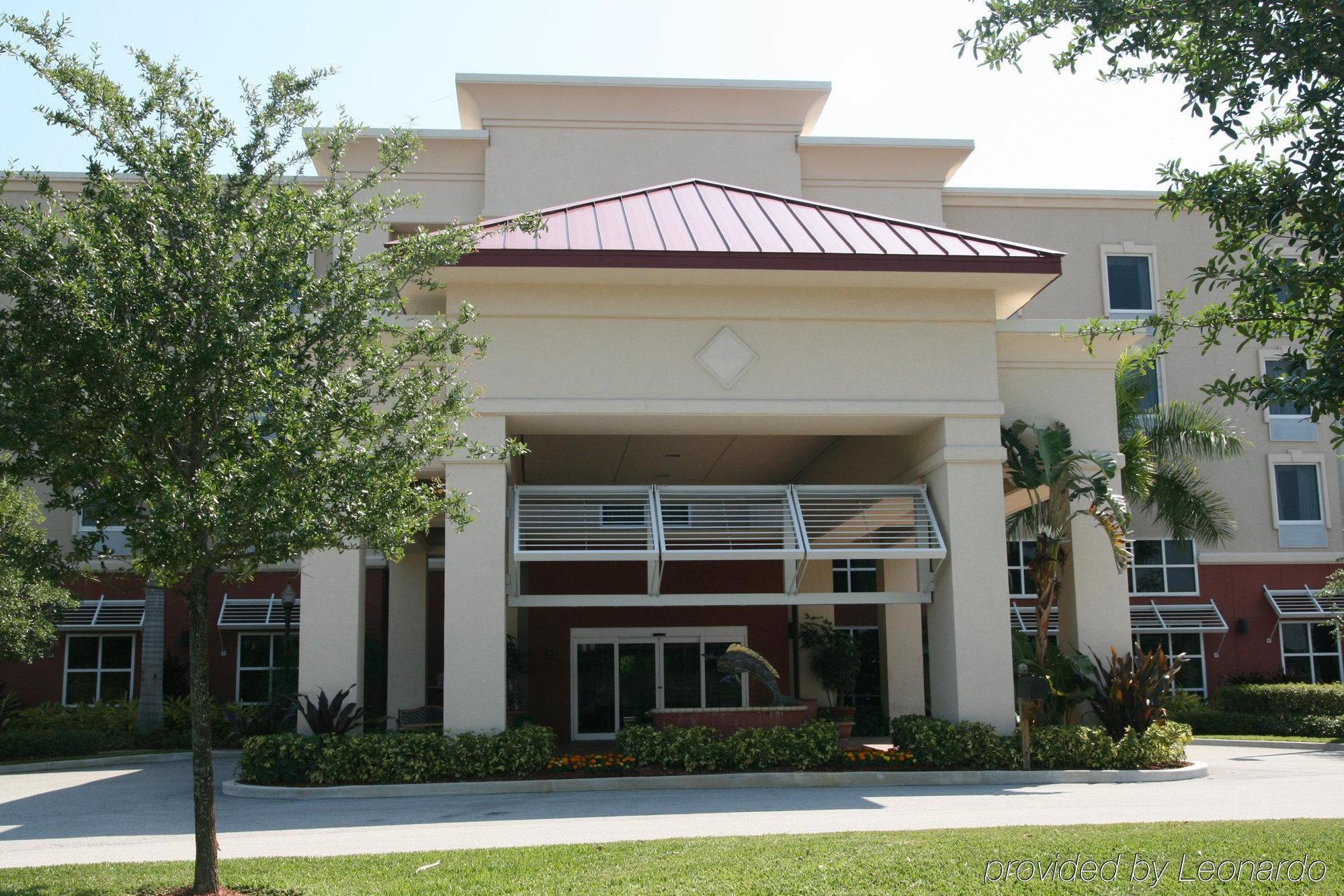 Hampton Inn & Suites Stuart-North Bagian luar foto