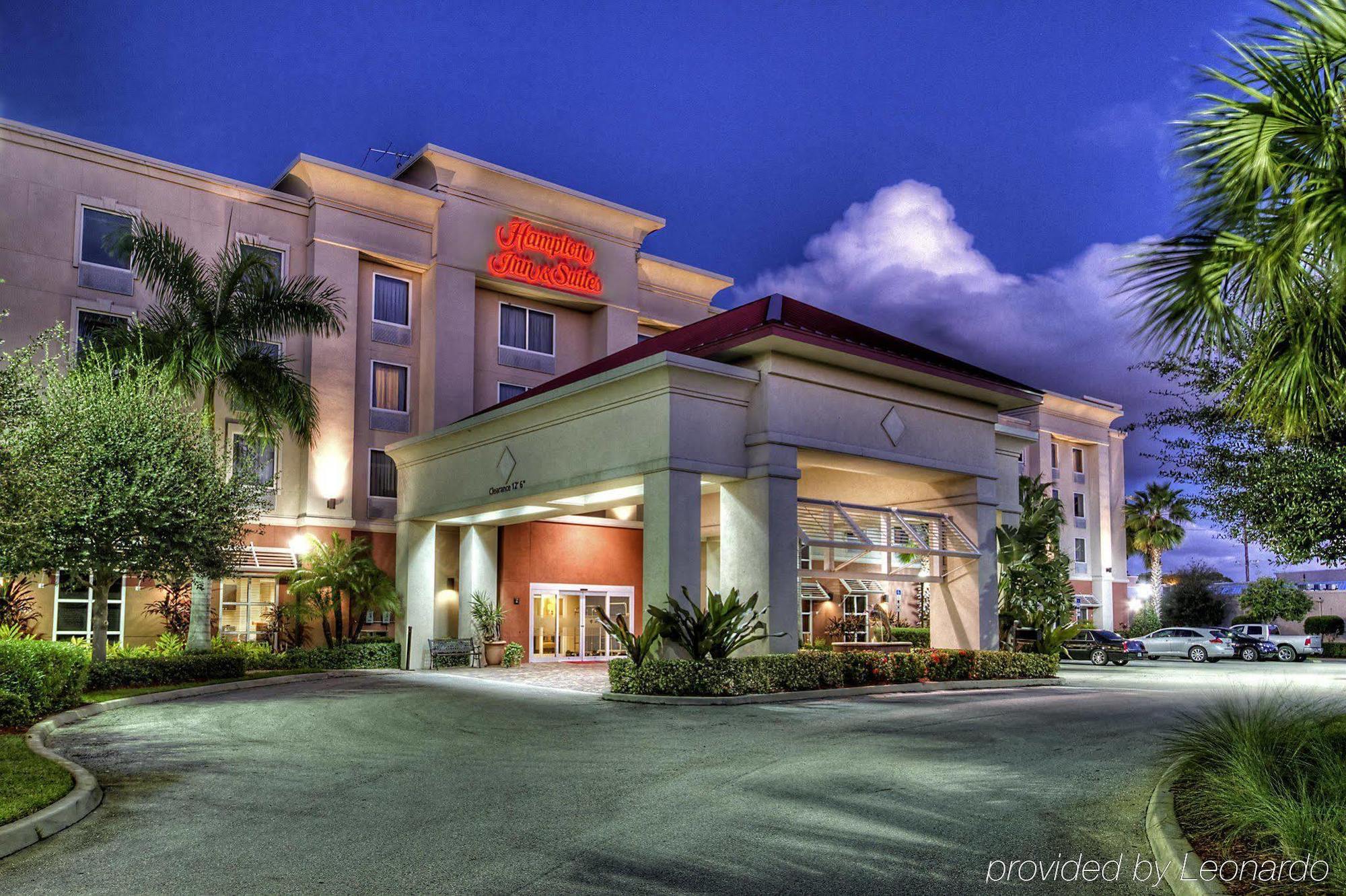 Hampton Inn & Suites Stuart-North Bagian luar foto