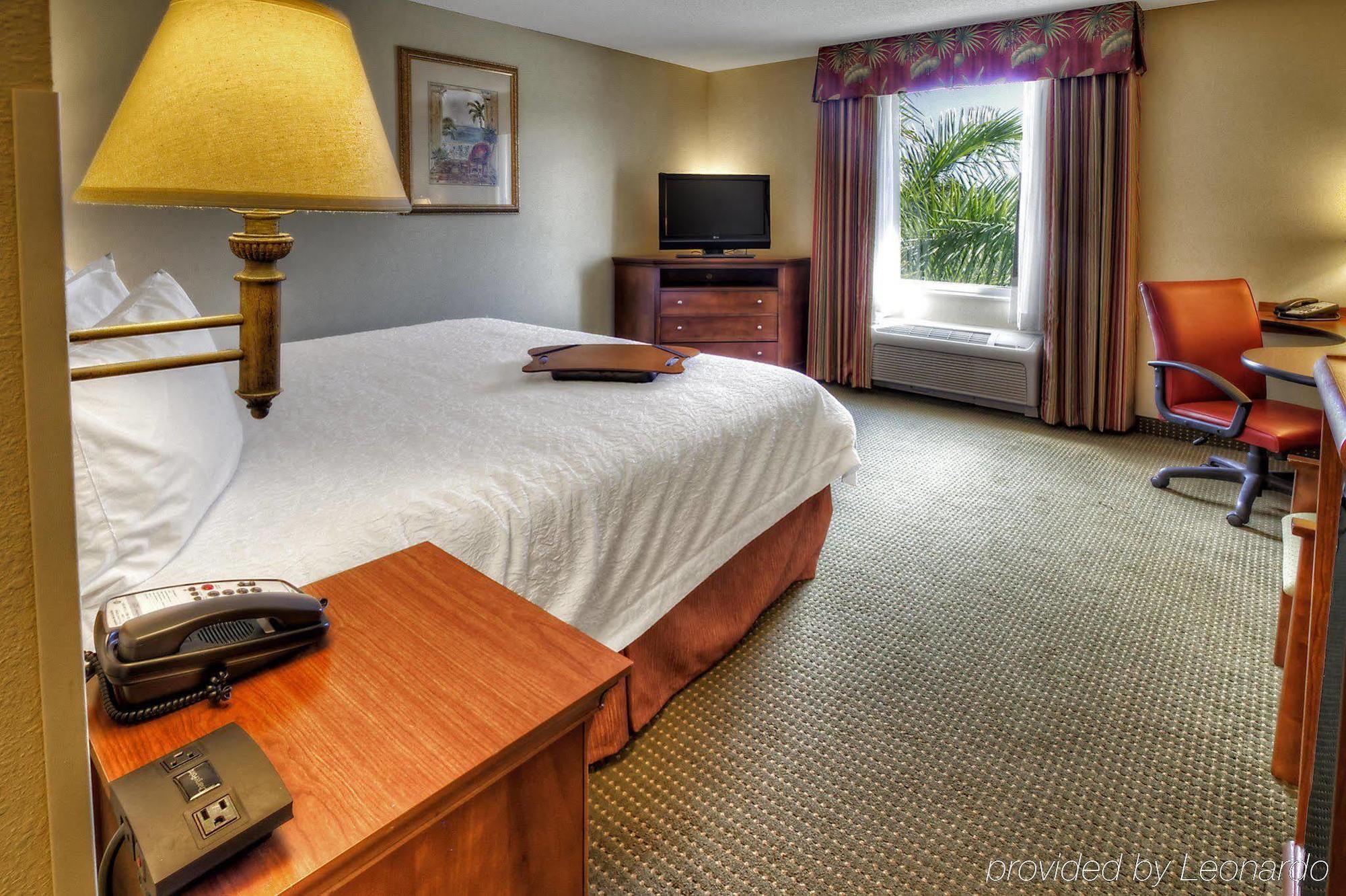 Hampton Inn & Suites Stuart-North Bagian luar foto